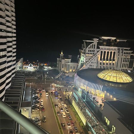 Orbi Plaza Tamara Aparthotel Batumi Exteriör bild
