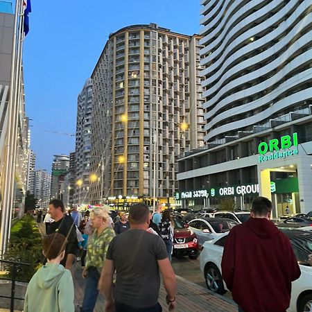 Orbi Plaza Tamara Aparthotel Batumi Exteriör bild