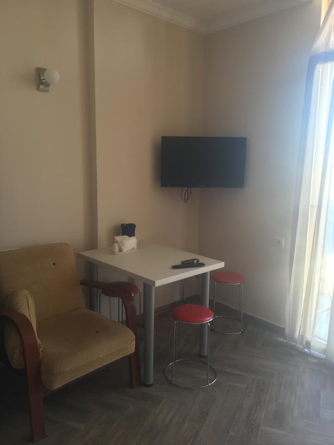 Orbi Plaza Tamara Aparthotel Batumi Exteriör bild