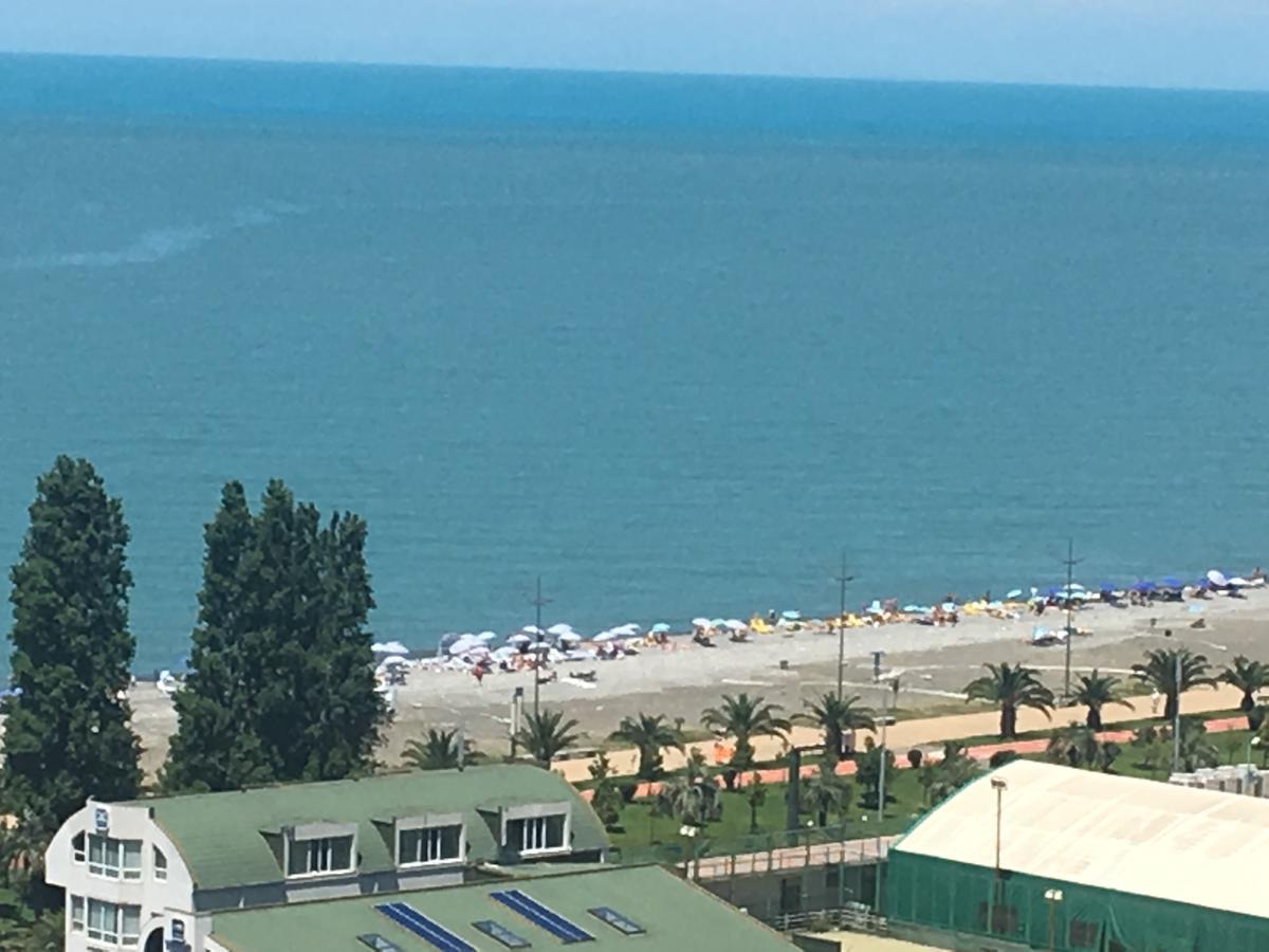 Orbi Plaza Tamara Aparthotel Batumi Exteriör bild