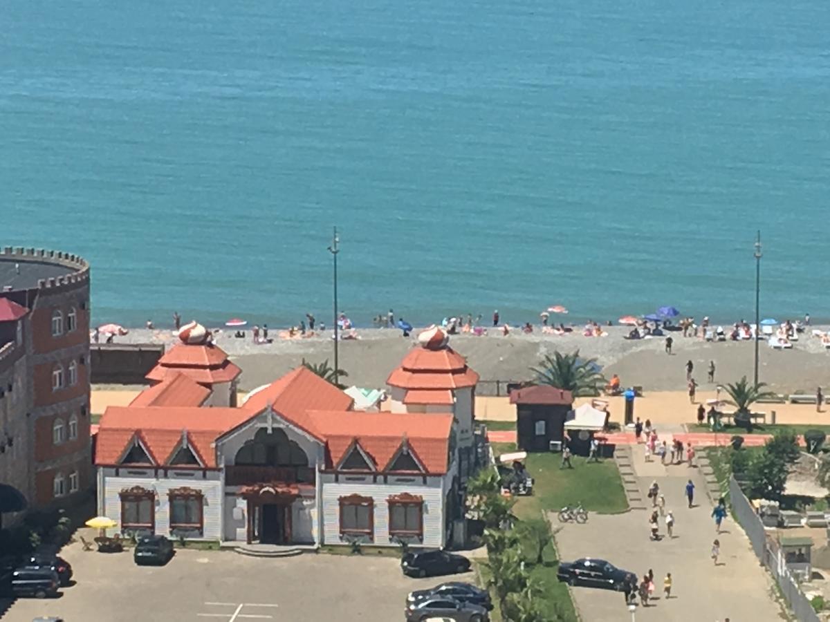 Orbi Plaza Tamara Aparthotel Batumi Exteriör bild