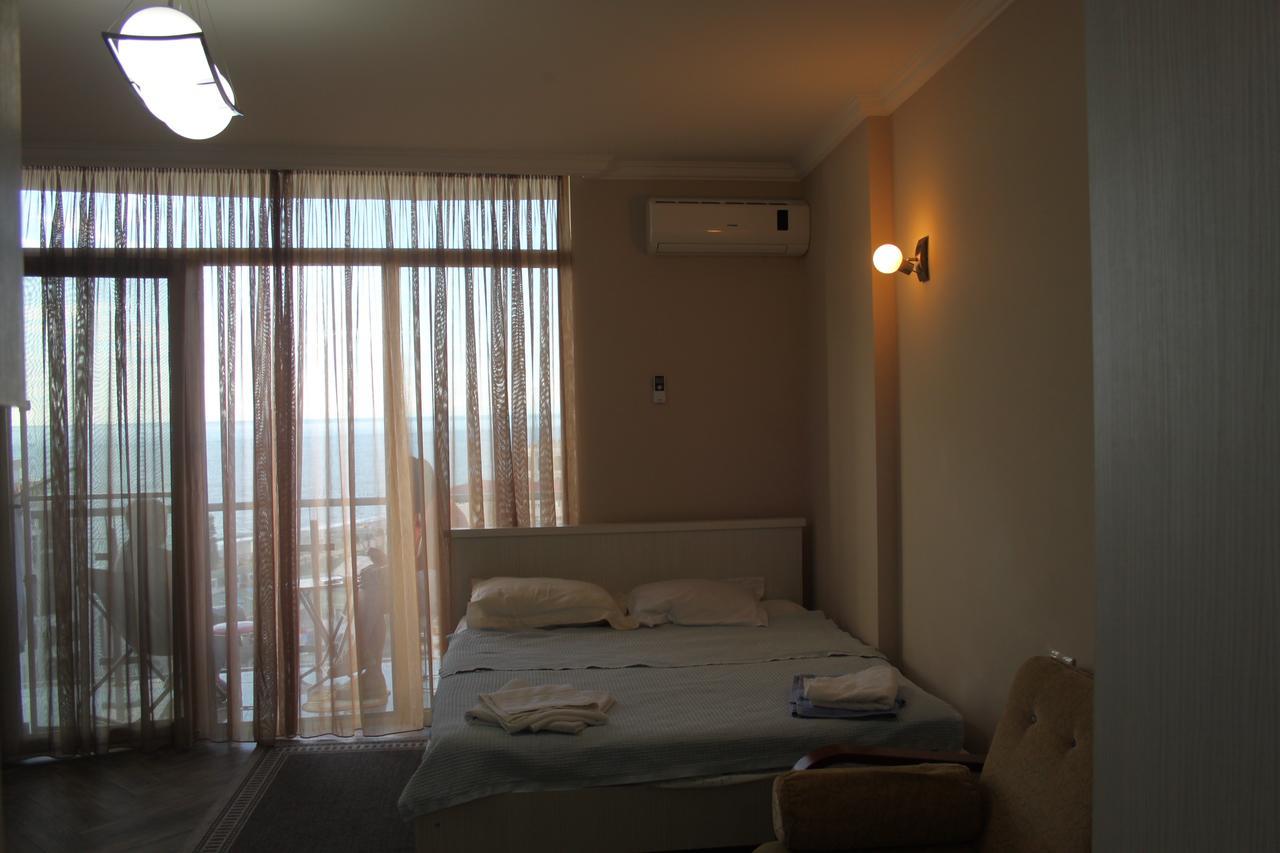 Orbi Plaza Tamara Aparthotel Batumi Exteriör bild