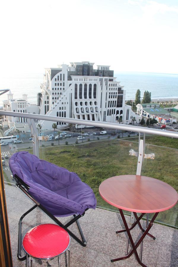 Orbi Plaza Tamara Aparthotel Batumi Exteriör bild
