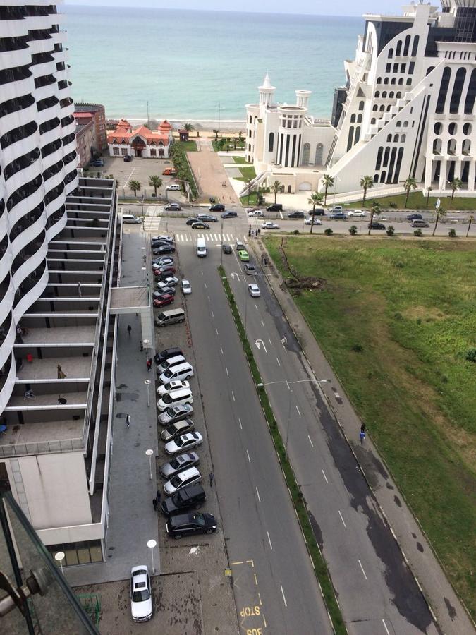 Orbi Plaza Tamara Aparthotel Batumi Exteriör bild
